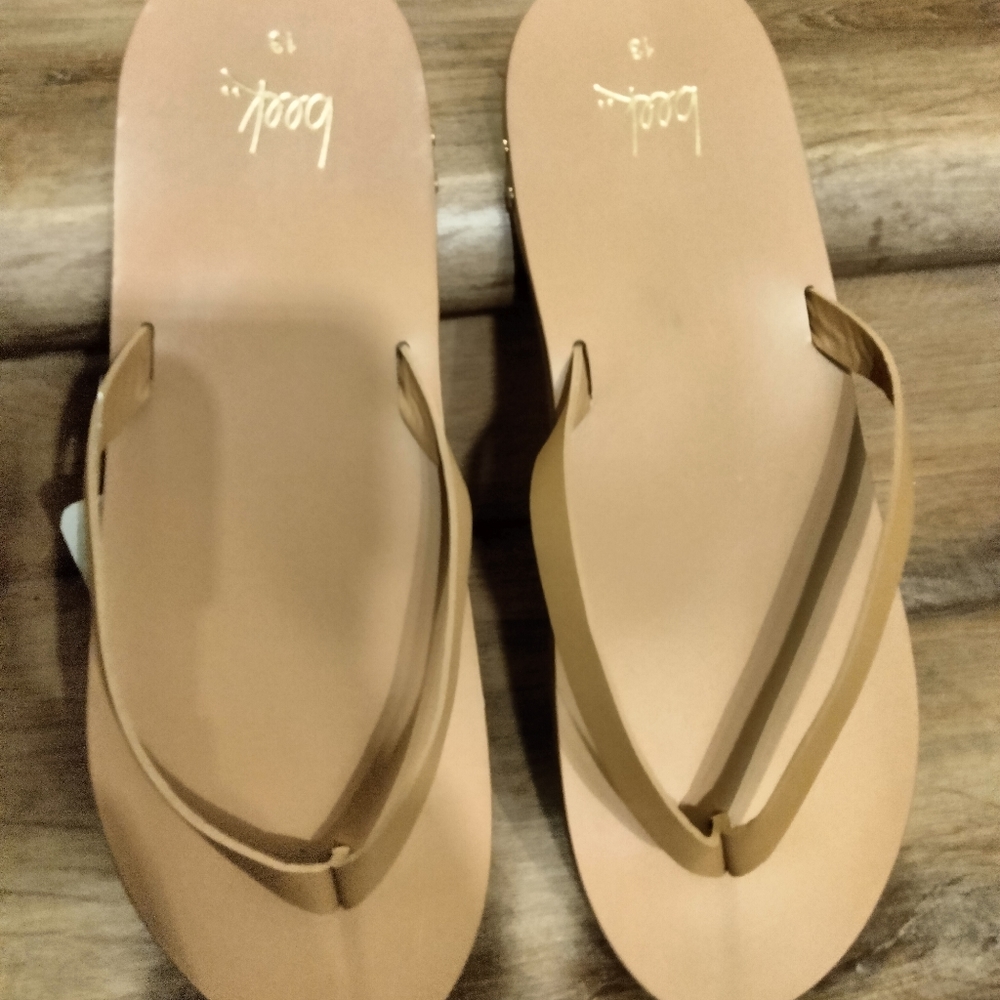 Beeks sandals size 13 -brand new- nude color - make an offer 🌻